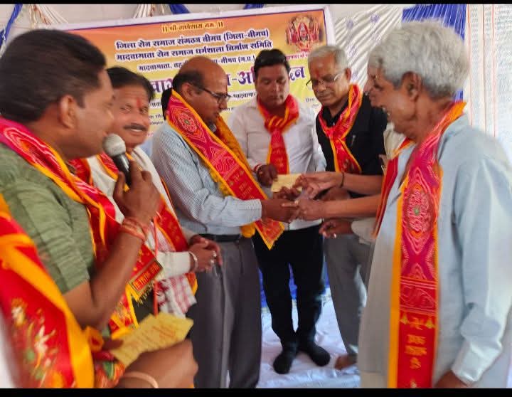 सेन समाज भादवा माता धर्मशाला निमार्ण समिति की बैठक संपन्न,भादवा माता में धर्मशाला निर्माण हेतु भूमि का भी अवलोकन समाज जनों द्वारा किया गया