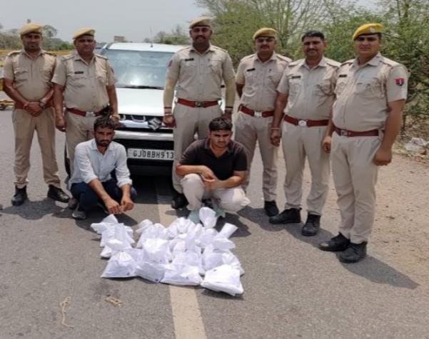 निम्बाहेड़ा थाना पुलिस की अफीम तस्करों के खिलाफ बड़ी कार्यवाही,30 किलो से अधिक अवैध अफीम के साथ दो आरोपी गिरफ्तार, ब्रेजा कार जब्त