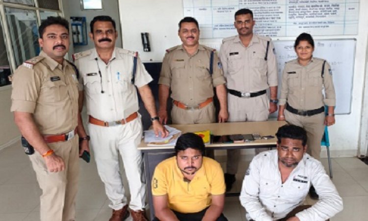नीमच में IPL क्रिकेट पर बड़ा दांव, सूचना पर खाकी ने दी दबिश, मौके से मोबाइल और नगदी जप्त, यादव मंडी का कपील और अनिल भी गिरफ्तार, अब विकास नगर के आशीष सहित इसकी तलाश, पढ़े सिटी पुलिस और सायबर सेल की सयुक्त कार्यवाही से जुड़ी ये खबर