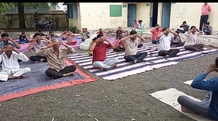 अंतराष्ट्रीय योग दिवस: कुशाभाऊ ठाकरे मंडल के अंतर्गत भंवरासा में मनाया योग दिवस
