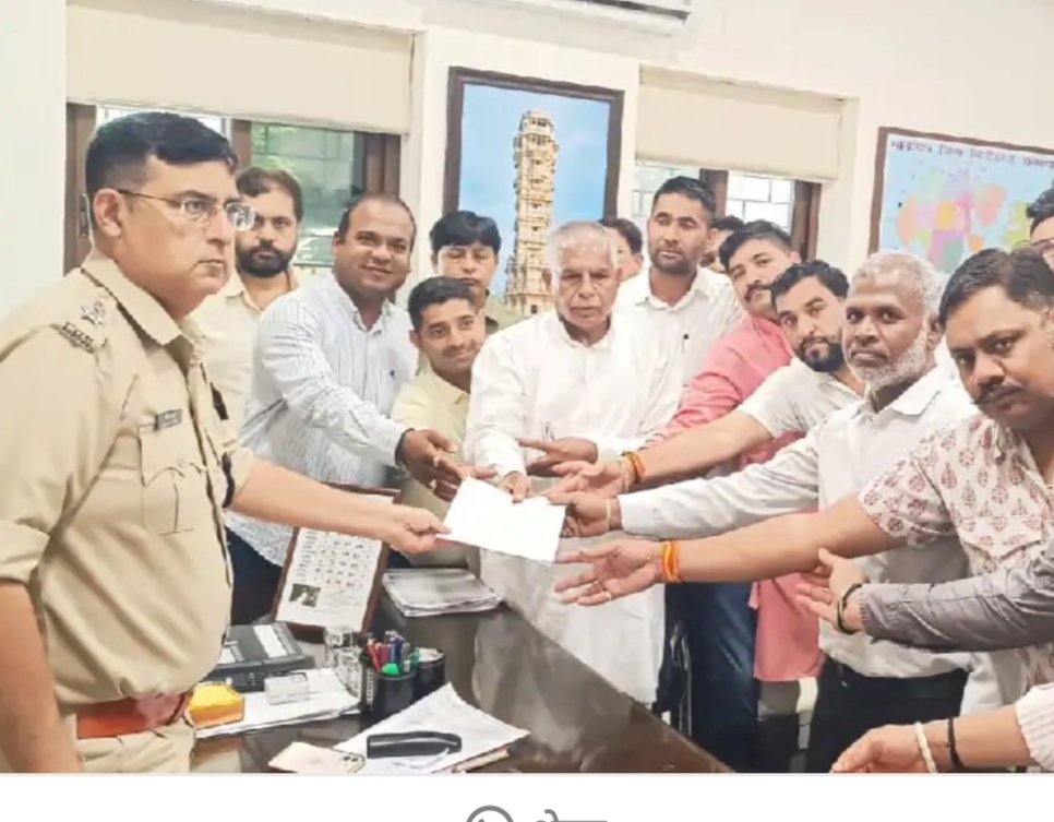 चित्तौड़गढ़ में कांग्रेस ने सौंपा ज्ञापन,मामला बजरी माफिया का,पूर्व विधायक सुरेंद्र सिंह जाड़ावत ने लगाए आरोप 