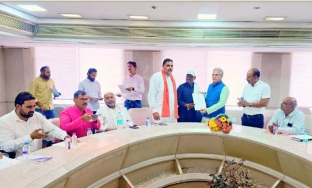 राजधानी में बोर्ड अध्यक्ष लालाराम मीणा (सेवानिवृत्त जिला न्यायाधीश एवं कैबिनेट मंत्री दर्जा प्राप्त) के सरकारी आवास पर संपन्न हुई