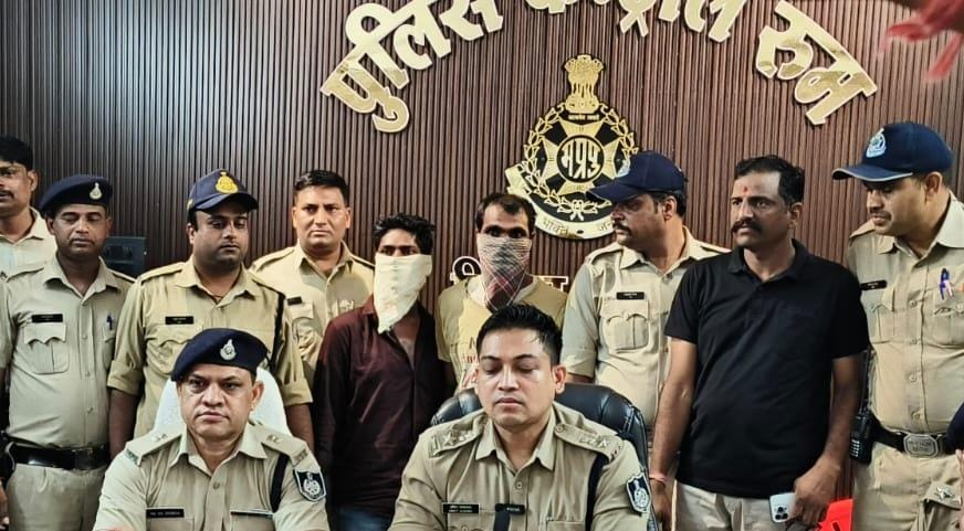 एसपी ने अंधे कत्ल का प्रेसवार्ता में किया खुलासा,11 जुलाई की रात्रि बंसल चौराहे पर स्थित मल्टी में हुए हाई प्रोफाईल अंधे कत्ल का 24 घन्हें में पर्दाफाश,पुलिस थाना नीमच केंट सहित संयुक्त पुलिस टीम को मिली सफलता
