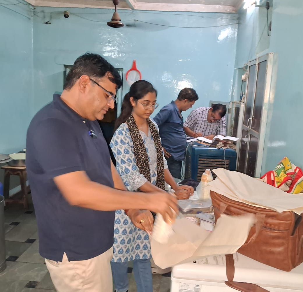 नीमच खाद्य एवं औषधि प्रशासन ने की कार्यवाही, दुग्ध डेयरियों का निरीक्षण कर, नमूने लिए