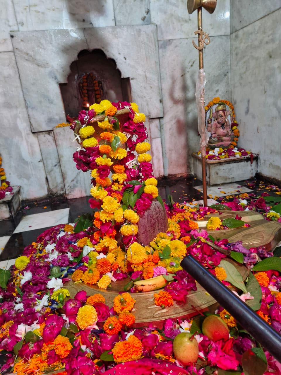 हजारों शिवभक्तों ने किए रामझर महादेव के दिव्य दर्शन -रात तक गूंजता रहा शिवालय हर हर महादेव...., बम-बम भोले...., ओम् नमः शिवाय.....,35 से भी अधिक क्षेत्रों से आई कावड़ यात्राएं,दूर दूर से पैदल आए भक्त  पढ़ें दशरथ माली की ये रिपोर्ट 