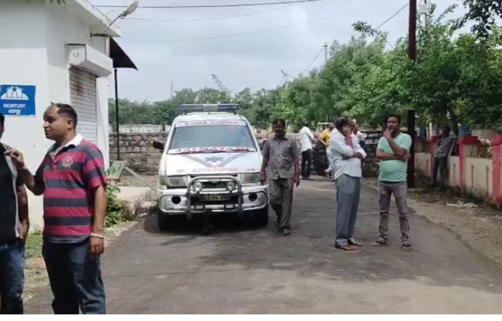 जिला चिकित्सालय के एक्स-रे विभाग में टेक्नीशियन की असामयिक मौत, घर से ड्यूटी पर जाने के लिए निकले थे तैयार होकर,