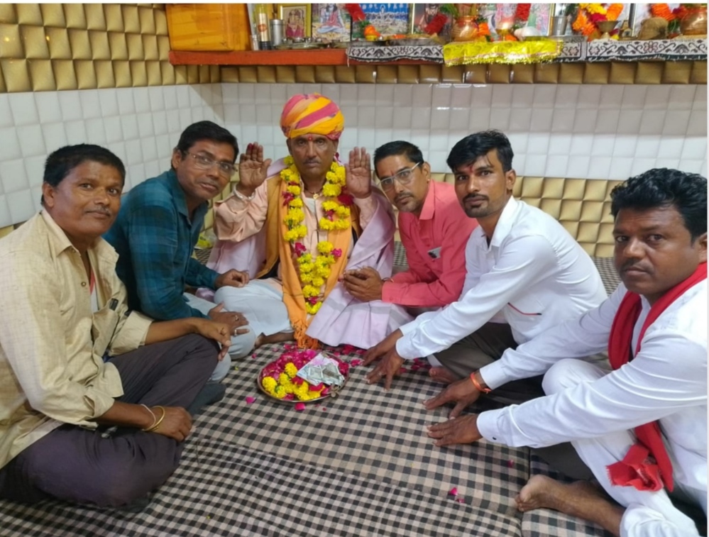 गुरु पूर्णिमा पर मठ और मंदिरों में मनाया गया गुरु पूर्णिमा महोत्सव, सत्संग समारोह में गुरु पूजन, भजन कीर्तन एवं भण्डारे के हुए