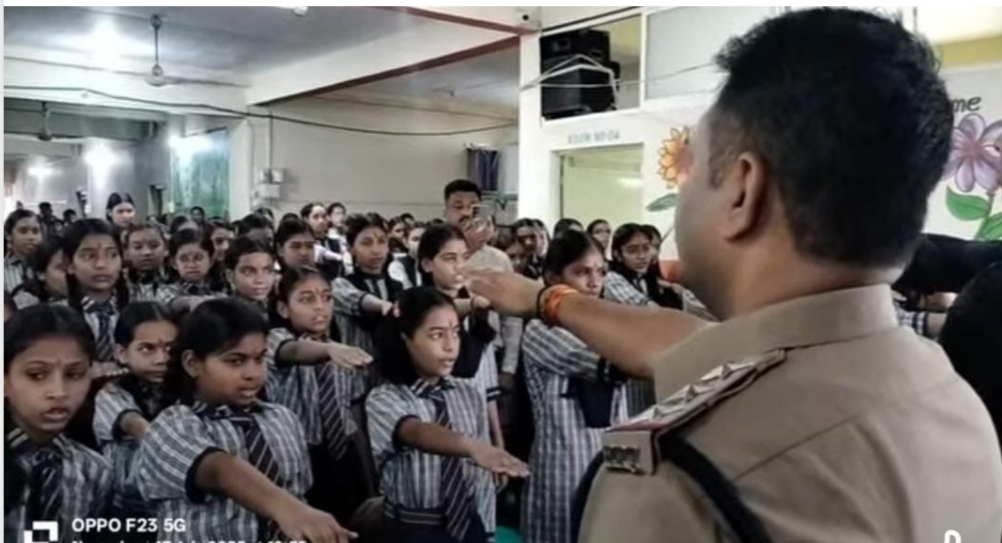 पिपलियामंडी थाना प्रभारी ने स्कूली छात्रों को दिया नशे से दूर रहने का संदेश, उपस्थितों को दिलाई शपथ, पढ़े