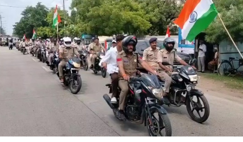 नीमच की पुलिस ने किया नशे से दूरी है जरूरी अभियान के तहत कंट्रोल रूम में एक भव्य कार्यक्रम का आयोजन, युवाओं को बताएं नशे के