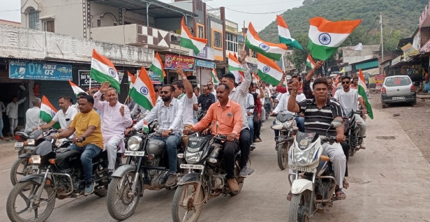 रतनगढ़ में तिरंगा यात्रा में पूर्व मंत्री एवं विधायक ओमप्रकाश सकलेचा हुए शामिल, देशभक्ति से ओतप्रोत हुआ