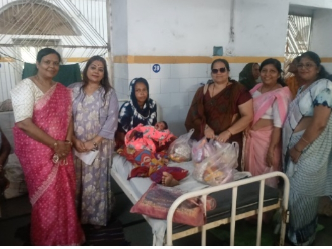नीमच के जिला चिकित्सालय में बेटियों को जन्म देने वाली 15 माताओं का सम्मान, आराध्या वेलफेयर सोयायटी ने जैन