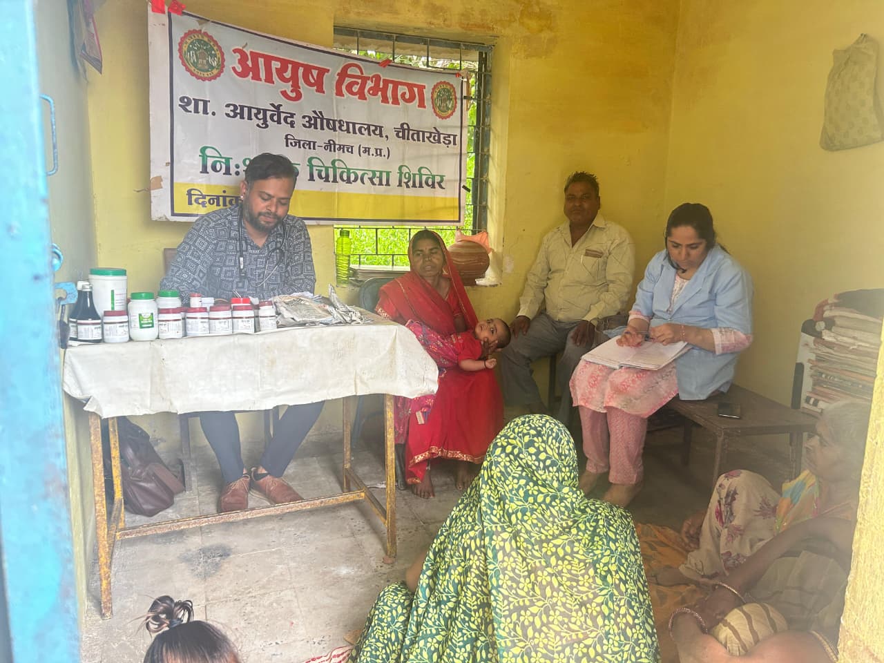 सेवा पखवाड़ा के तहत विभिन्न गांवों में आयुष स्वास्थ्य शिविर संपन्न,आयुष पद्धति से स्वास्थ परीक्षण ,उपचार एवं औषधियां वितरित