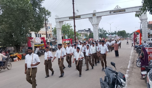 कुकड़ेश्वर में राष्ट्रीय स्वयंसेवक संघ का भव्य पथ संचलन, विजयादशमी पर्व के उपलक्ष्य में अनुशासन, ऊर्जा और उत्साह