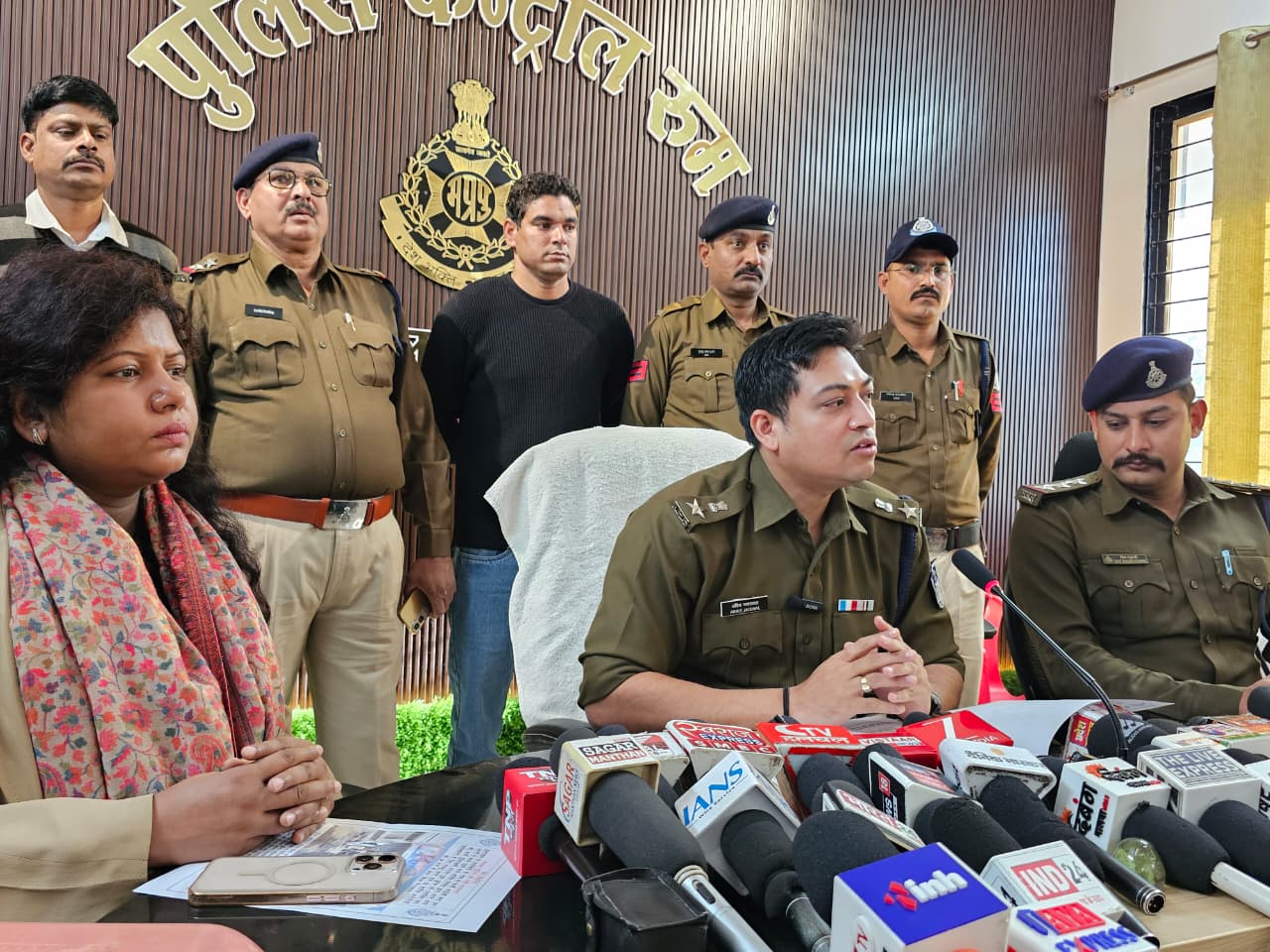 मनासा पुलिस को मिली सफलता,शातिर आरोपीयों को 24 घण्टे के अंदर किया गिरफ्तारआत्महत्या के लिए मजबूर करने वाले दो आरोपी चढ़े पुलिस के हत्थे,इंस्टाग्राम पर लडकियों के नाम से फर्जी आईडी बना कर करते थे ठगी,पढ़ें ये खबर