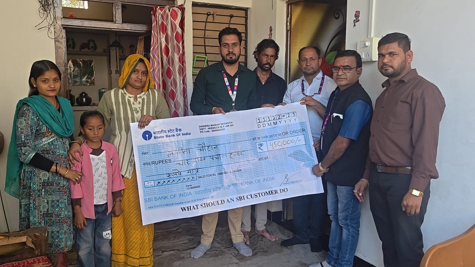 जावद में मृत खाता धारक के परिजनों को 24 घंटे में मिला ₹4.5 लाख का बीमा क्लेम