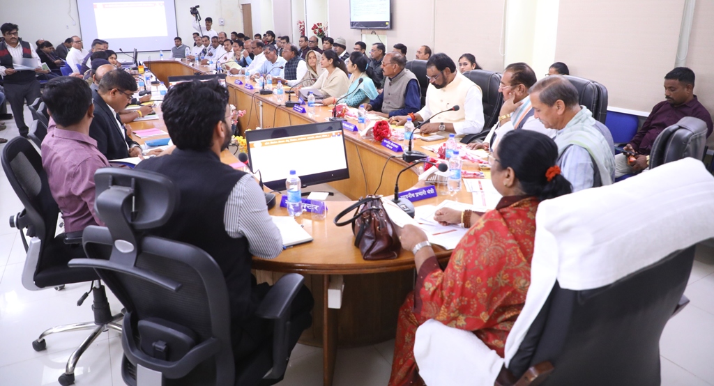 नीमच जिले ने दो वर्षों में विकास के नए आयाम स्थापित किए : प्रभारी मंत्री सुश्री निर्मला भूरिया,मेडिकल कॉलेज, नगरीय विकास, उद्योग सहित विभिन्न क्षेत्रों में प्राप्त की उल्लेखनीय उपलब्धियां,दो वर्षो की उपलब्धियों पर आधारित पुस्तक का किया विमोचन,प्रभारी मंत्री की अध्यक्षता में जिला विकास सलाहकार समिति की बैठक एवं प्रेस वार्ता सम्पन्न