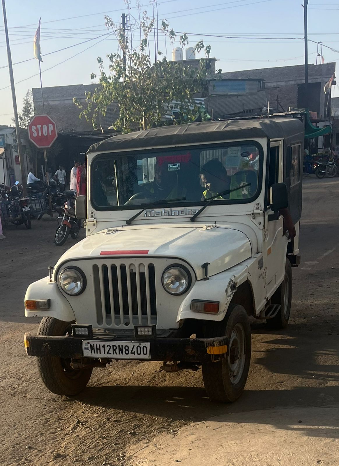 विक्रम सीमेंट फैक्ट्री अल्ट्राट्रेक सीमेंट में चौथी यूनिट का काम जारी, बाहर की फोर व्हीलर गाड़ियों की भरमार—आरटीओ जांच की उठी मांग