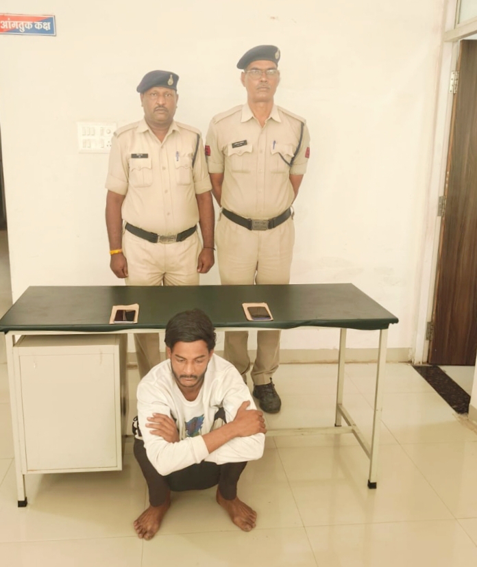 जीआरपी थाना नीमच की कार्यवाही,,,, रेलवे स्टेशन से मोबाइल चोर धराया।दो मोबाइल बरामद