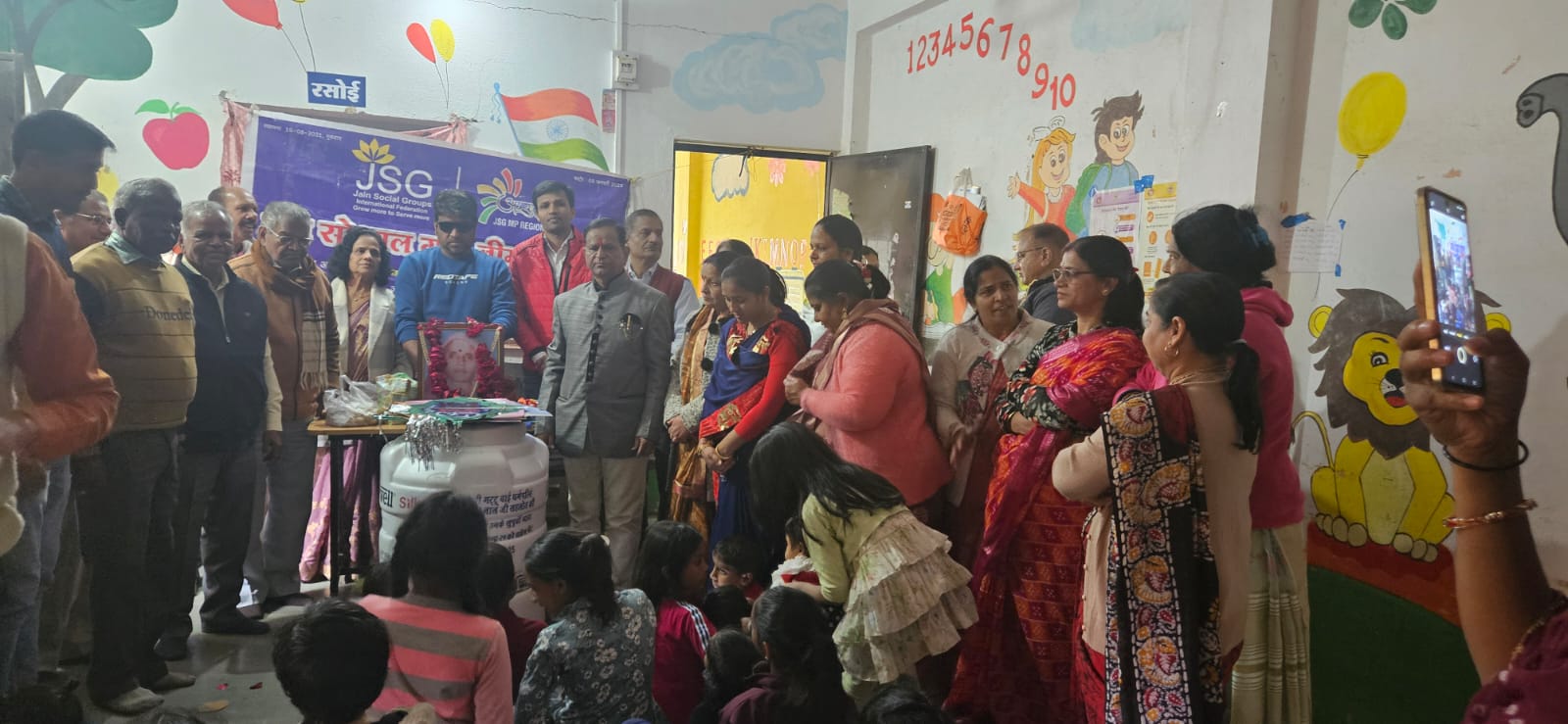 जैन सोशयल ग्रुप नीमच उड़ान ने मकर संक्रांति पर्व आंगनवाड़ी के बच्चों संग बडे ही हर्ष उल्लास के साथ मनाया