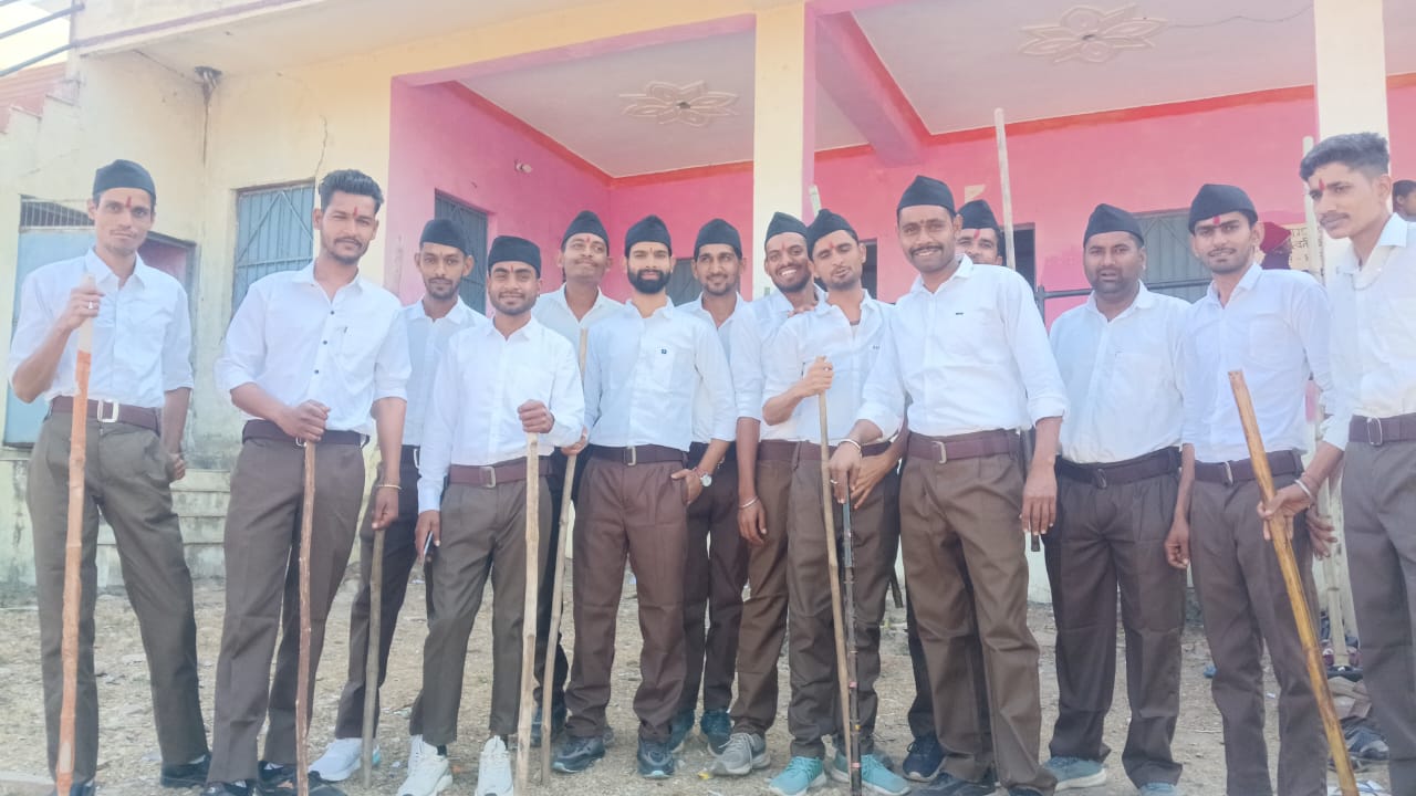 राष्ट्रीय स्वयं सेवक संघ का निकला विशाल पथ संचलन