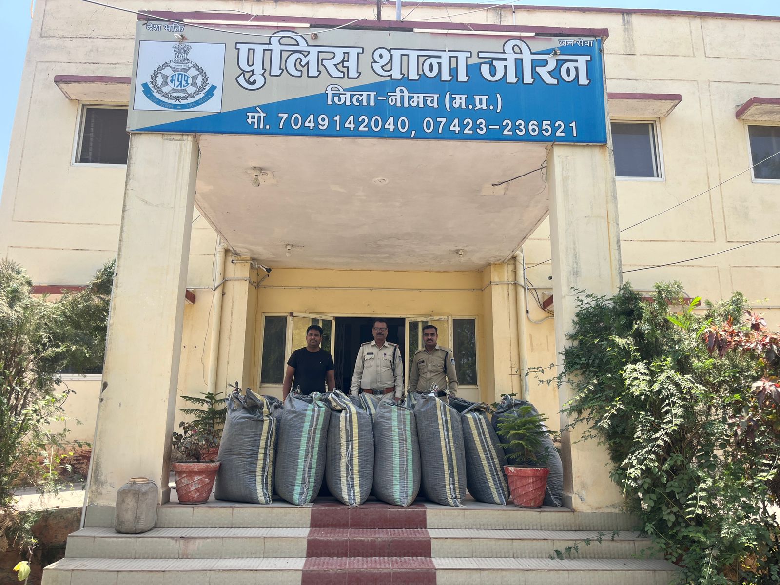 काले रंग की स्कार्पियो से अवैध मादक प्रदार्थ डोडाचूरा जप्त,जीरन पुलिस को मिली सफलता,! लेकिन आरोपी फुर्र,,?