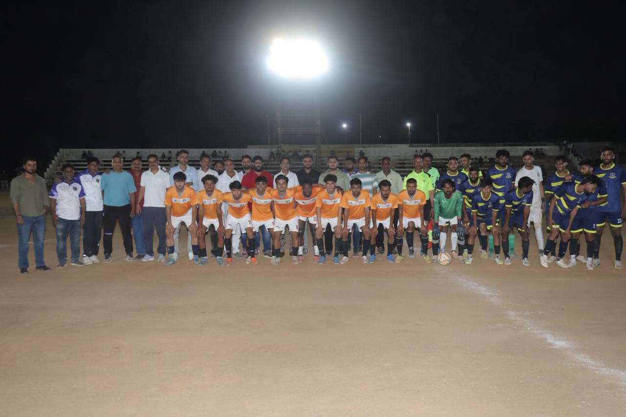 खेल प्रतिभाओं को मंच देने वाली सावा गोल्ड कप प्रतियोगिता क्षेत्र में खेल संस्कृति को नई पहचान दे रही है” — पूरण आंजना,सावा गोल्ड कप फुटबॉल प्रतियोगिता में जिला फुटबॉल संघ अध्यक्ष पूरण आंजना पहुंचे, खिलाड़ियों का किया उत्साहवर्धन,रोमांचक मुकाबले में चित्तौड़गढ़ टीम ने आकोला महाराष्ट्र को 3–1 से हराया