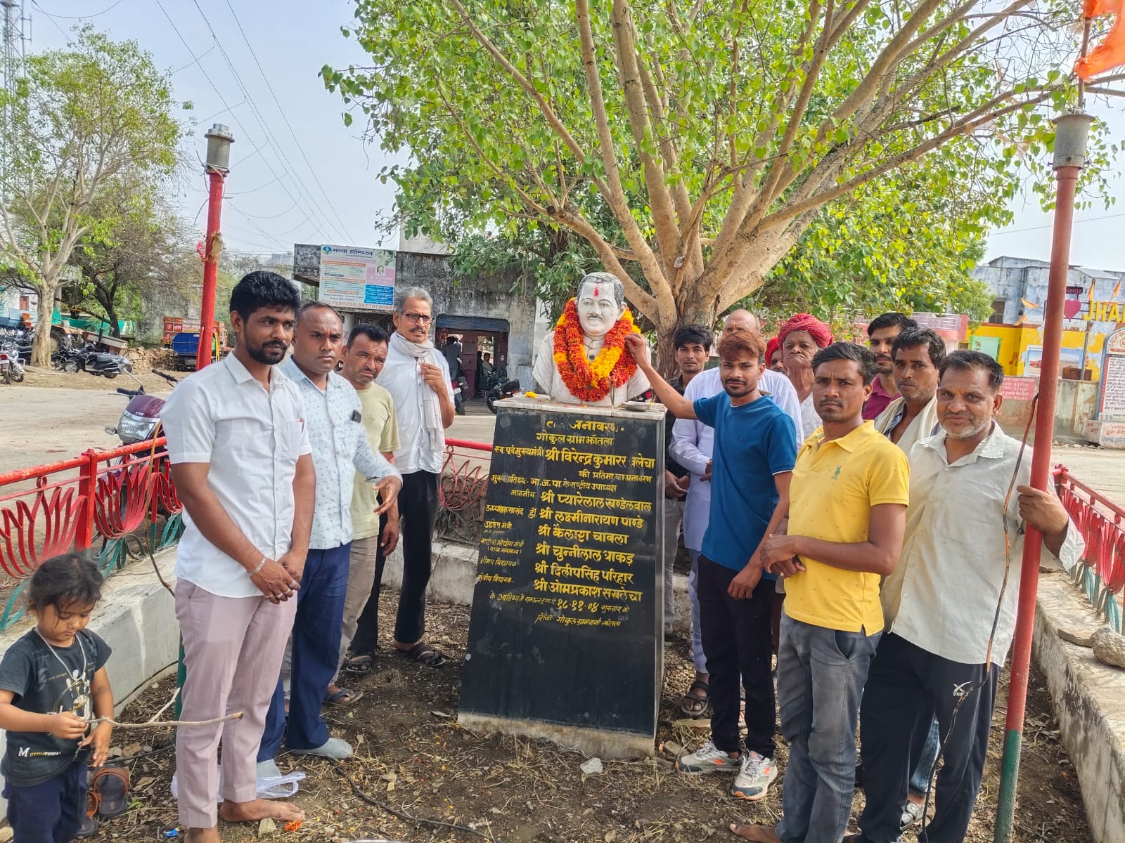 झांतला में पूर्व CM वीरेंद्र कुमार सखलेचा की 28वीं पुण्यतिथि पर श्रद्धांजलि,भाजपाइयों ने संगठन मजबूत करने और जनसेवा का लिया संकल्प पढ़ें महेंद्र सिंह राठौड़ की रिपोर्ट 