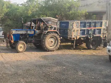 जावद में गिट्टी-पत्थर ले जा रहे डंपर-ट्रैक्टर जब्त:अवैध परिवहन करते खनिज विभाग ने 3 वाहन बरामद किए